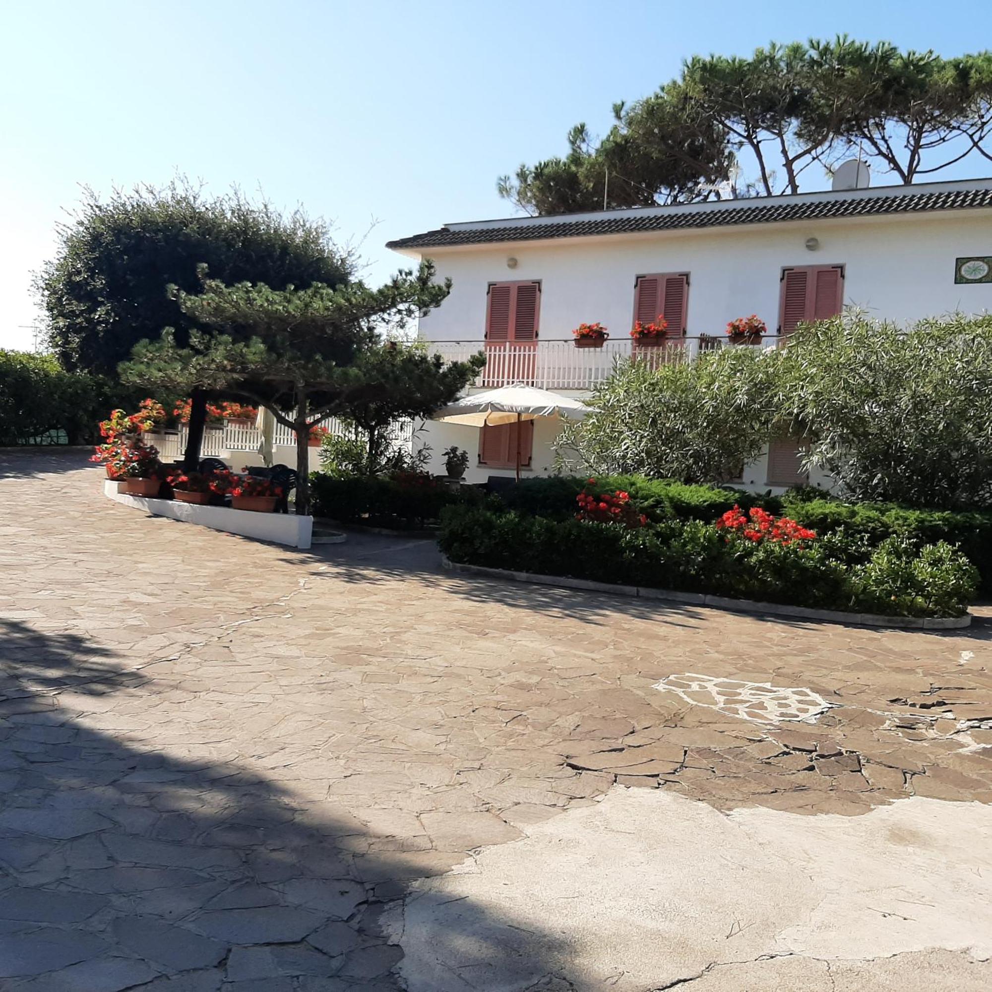 Appartamento In Villa Valentini, Fronte Mare, Giardino E Parcheggio Privato, Wifi, Dotato Di Tutti I Confort, Nel Golfo Di Gaeta Minturno Dış mekan fotoğraf